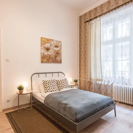 Comfy Large Apartment Budapest