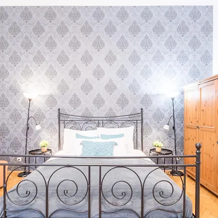 Comfy Large Budapest