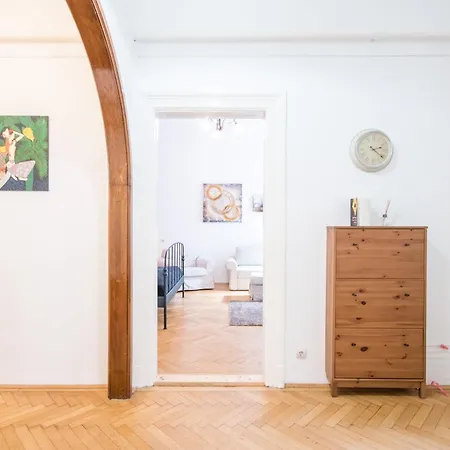 Comfy Large Apartment *