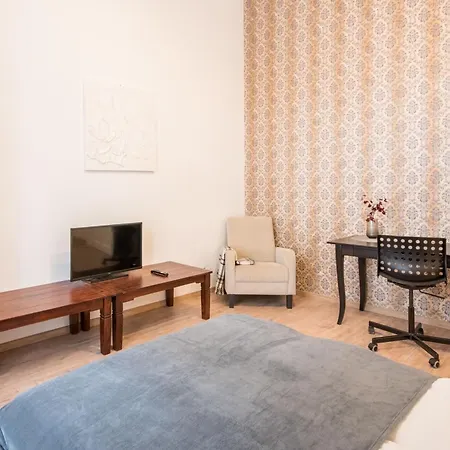 Comfy Large Budapest