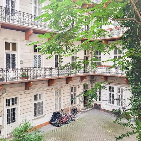 Apartment Comfy Large *