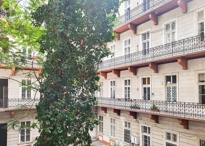 아파트 Comfy Large *